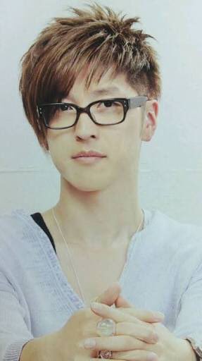 توییتر さとな در توییتر 黒髪の櫻井孝宏さんもかっこいい 短めになってこれまたかっこいい 茶髪もかっこいい ようはなにしてもかっこいいですよね でもちょっと顔色が悪い ような ちょっと痩せたような 余計なお世話だけど 心配 櫻井孝宏さん