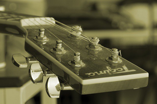 HanoversAustin's tweet photo. Warm up your voice and stretch your guitar playing fingers. It's #OpenAcoustic #JamNight! See you at 8:00 pm #pville https://t.co/eMU0vVi0hd