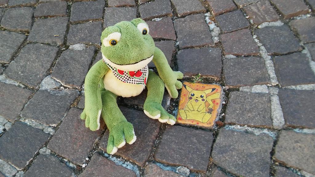 Franzi1066's tweet photo. #Franzi found a #pikachu in #Bardolino. Turns out playing #PokemonGO is easier than I thought https://t.co/TuoQEHxZ9E