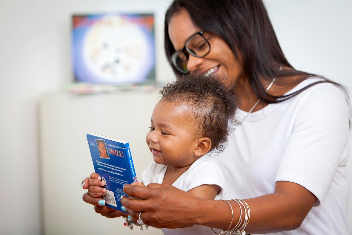 reachoutandread's tweet image. #WhatINeedToDoTodayIs read, read, read ... with someone I love!!