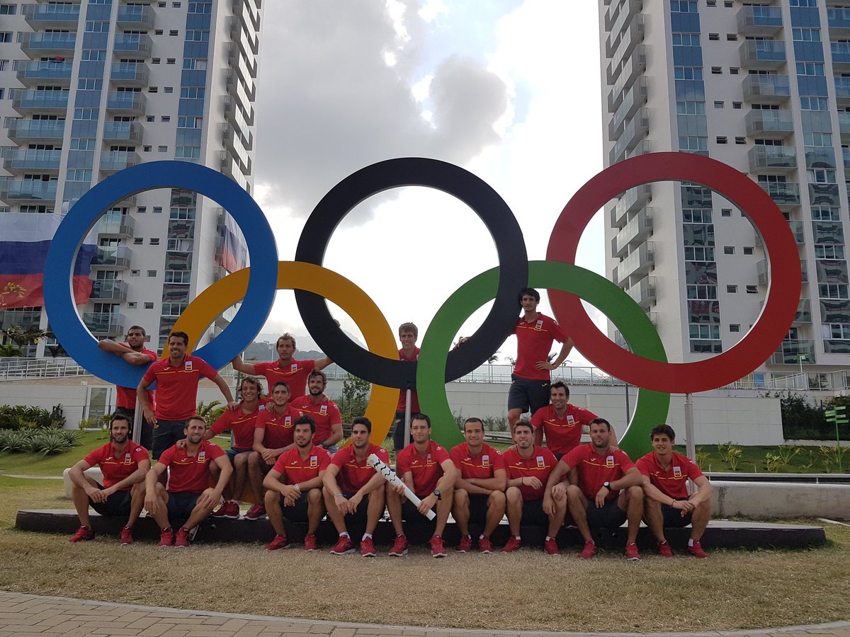 Discovering the Olympic Village with the team <a href="/AbsolutaMasc/">RedSticks</a> <a href="/rio2016_es/">Tommy Reddy</a>