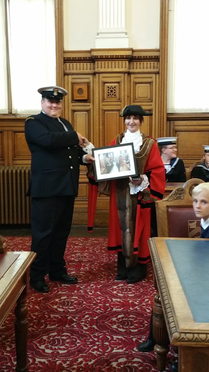 Ew3Walton's tweet photo. @grimsbysc @ChristinaFell14 Fantastic night at the town hall 😀 https://t.co/SrWqKHhgOi