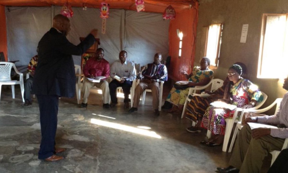 AfricanLeadInc's tweet photo. Welcome to class!

Today, on the blog, we welcome you into a classroom in DRC.

Read more : https://t.co/7nNU2nTQF1 https://t.co/Uk26oz6ryj