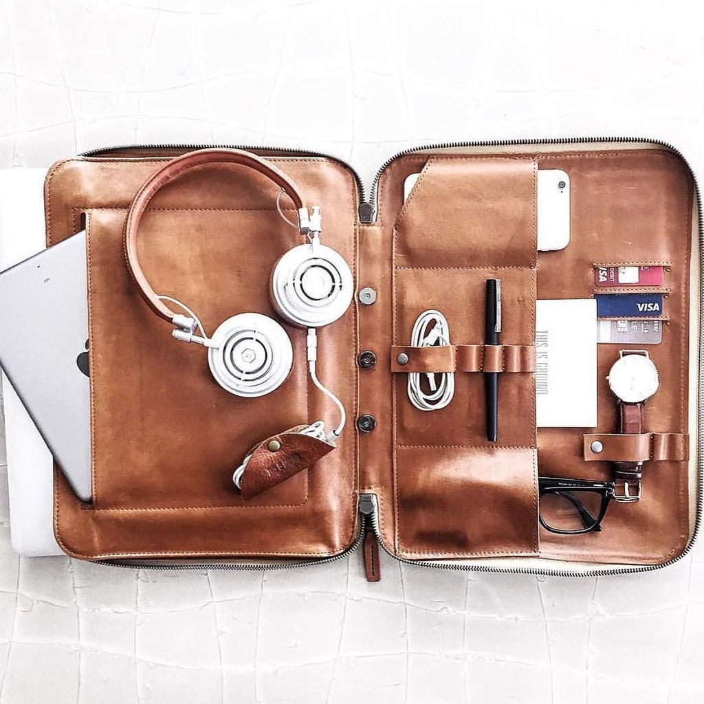 Thisisground's tweet photo. Photographer @johnrunion with Mod Laptop 2 toffee. #tigmodlaptop #tigsummer https://t.co/bEs0AZaDSo https://t.co/Z4Ujf9jsEW