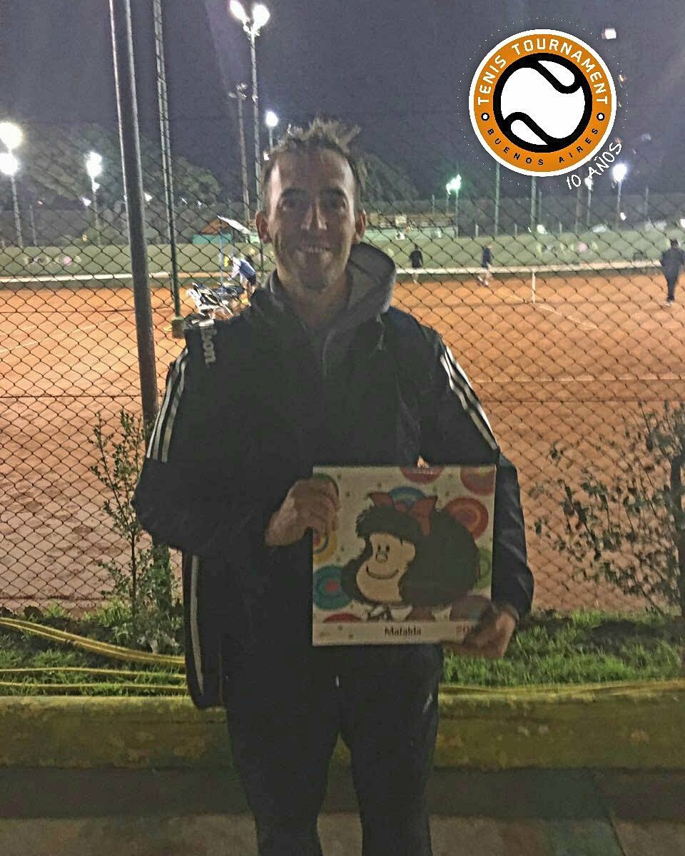 TenisTournament's tweet photo. Juan Manuel #Burdet feliz por la victoria 6/3 6/4 y por el regalo de su rival @ciannini . Tremendo calendario. https://t.co/bNcnV0Narx