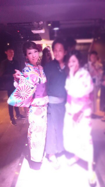 osatu666iu's tweet photo. 友達が送ってくれた。この前の…🍸
もぅ1回2回ぐらいは、浴衣着たいのぉ👻…ビキニも👻👻笑

#RunwayLOUNGE #浴衣 #party https://t.co/dgwONgxKgO