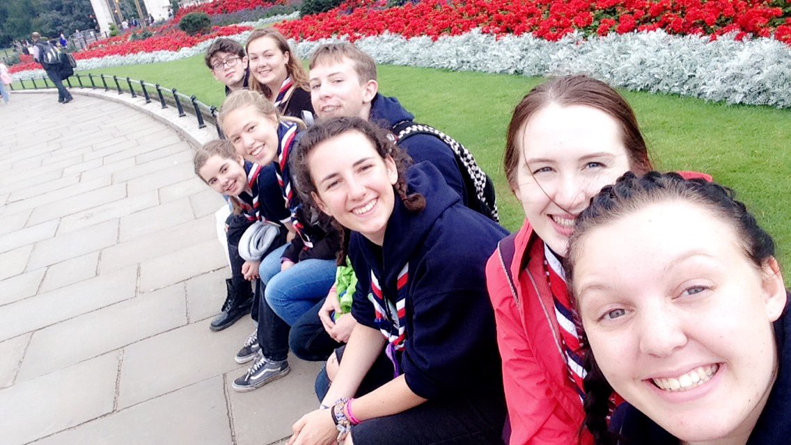 gilwellgang's tweet photo. Having a touristy day in London!
Can you guess where we are? https://t.co/BRjds4QzSk