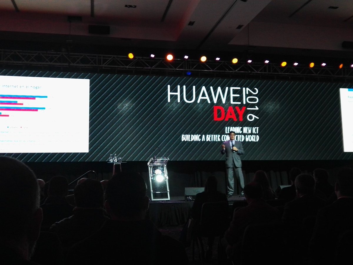 Ministro de Telecomunicaciones en Huawei day.