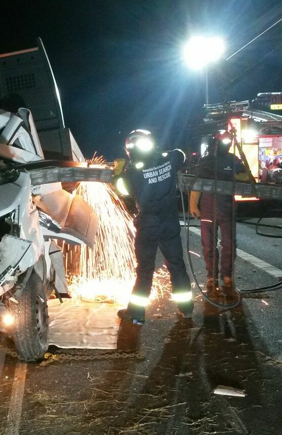 HantsIOW_USAR's tweet photo. USAR @Hants_fire #hotcutting used recently at an incident. #teamhants #notjustfires https://t.co/wwFH0Sevd4