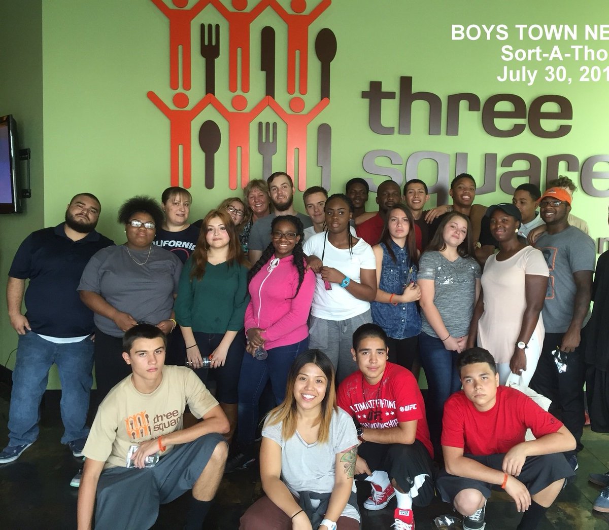 BoysTownNevada's tweet photo. Boys Town youth &amp; leaders volunteered to help @threesquareLV for their #sortathon for kids café meals #GreatJob! https://t.co/ZFWEblWTeV