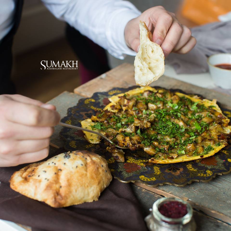 Sumakh restoranında Badımcan çığırtmasının dadına baxmısınız?

bakuguide.com/az/1-yemek-icm…