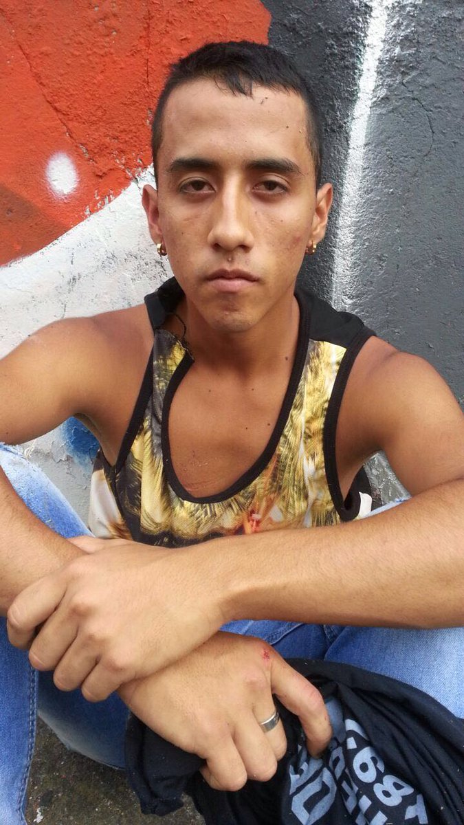 alejovina's tweet photo. Estas lacras están robando en los semáforos de Pereira para que tengan cuidado. https://t.co/q6hKZCQ3Bv