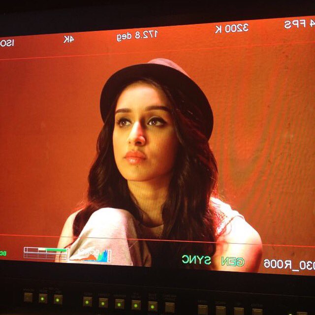 ShraddhaKapoor's tweet photo. #Throwback #ABCD2 shoot - Wanted to wear @remodsouza s hat in the shot &amp; so he let me 😁🙆🏻💃🏻❤️ https://t.co/jvxw9jGwTX