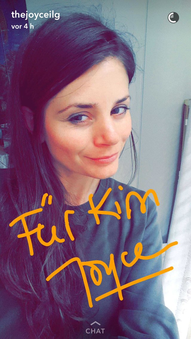 Kim21567362's tweet photo. Omg Danke @JoyceIlg 😍😍😱😱 für das Digitale Autogramm, hab mich richtig drüber gefreut 😍😍😍❤️😱😱 https://t.co/uEOrJVhMUX