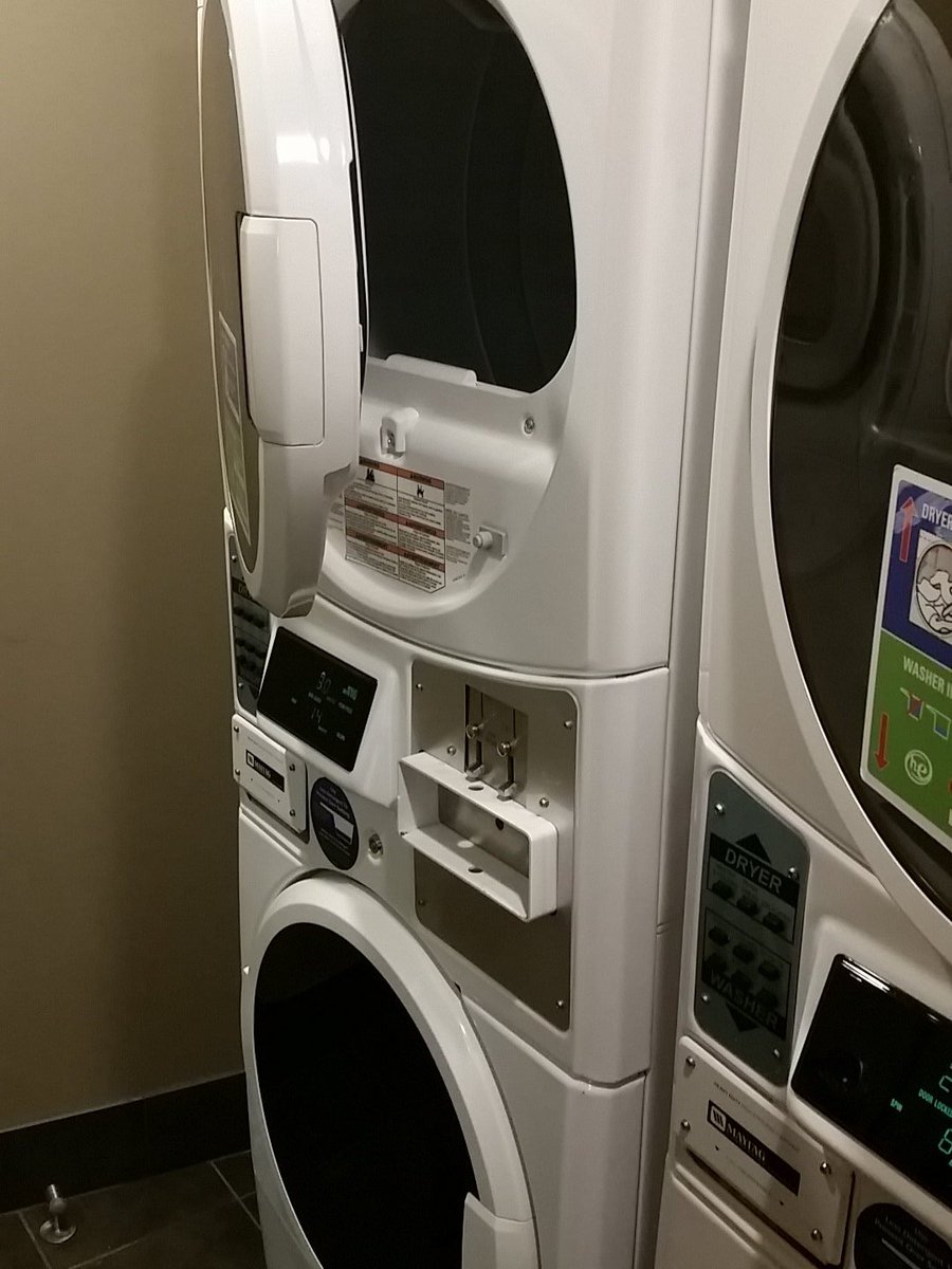 U17NLBoysBBall's tweet photo. Thanks @dentremontnl /Marcus for "helping" with the laundry /don't worry team-you'll all get a turn #freshuniforms https://t.co/2KvQnVlc4l
