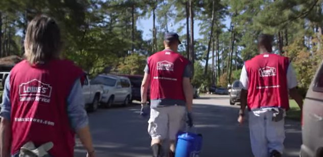 Josewats's tweet photo. Helping people LOVE where they live goes beyond our locations https://t.co/pxuonMroEz via @LowesCareers #WorkAtLowes https://t.co/SIH3FA38uZ