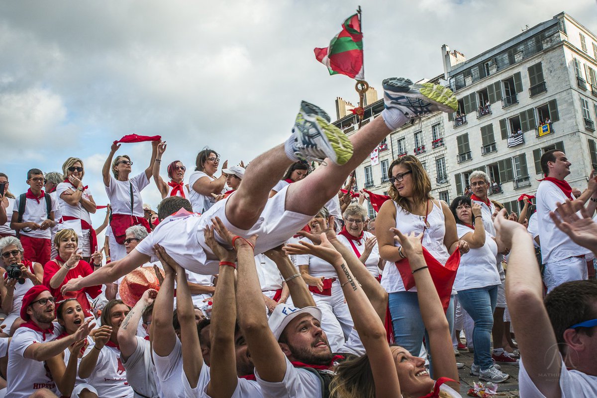 Fetes_Bayonne's tweet photo. Nos coups de cœur des Fêtes de #Bayonne #FDB2016 > https://t.co/KoP45H7wvj https://t.co/oW7LTVXXnq