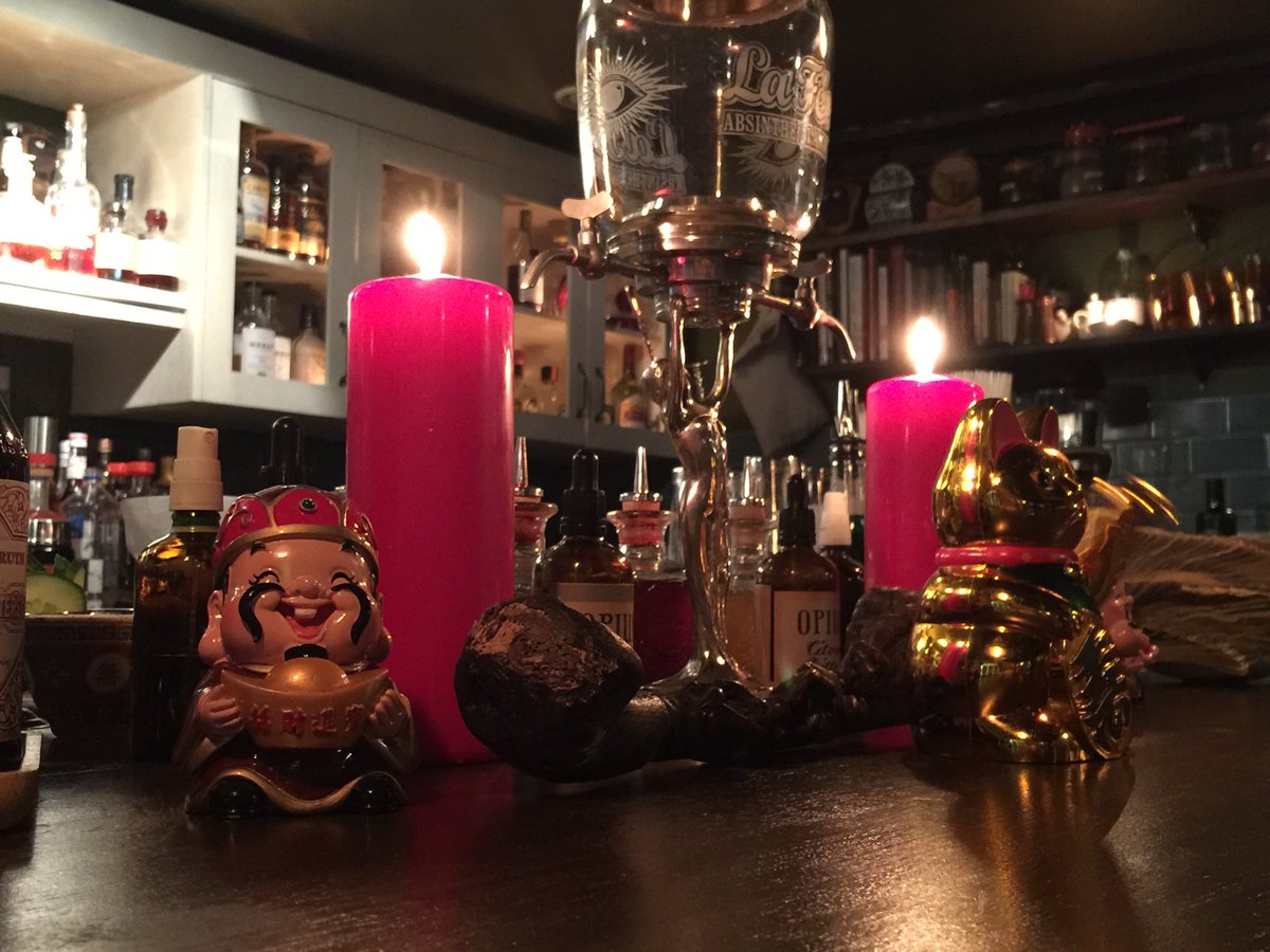 FloatingRumShac's tweet photo. @OpiumChinatown's Royal Bermuda Yacht Club #cocktail made w/ @PlantationRums #StigginsFancy is a-maze-zing! ๐ #lush https://t.co/PXzZeTWgLo