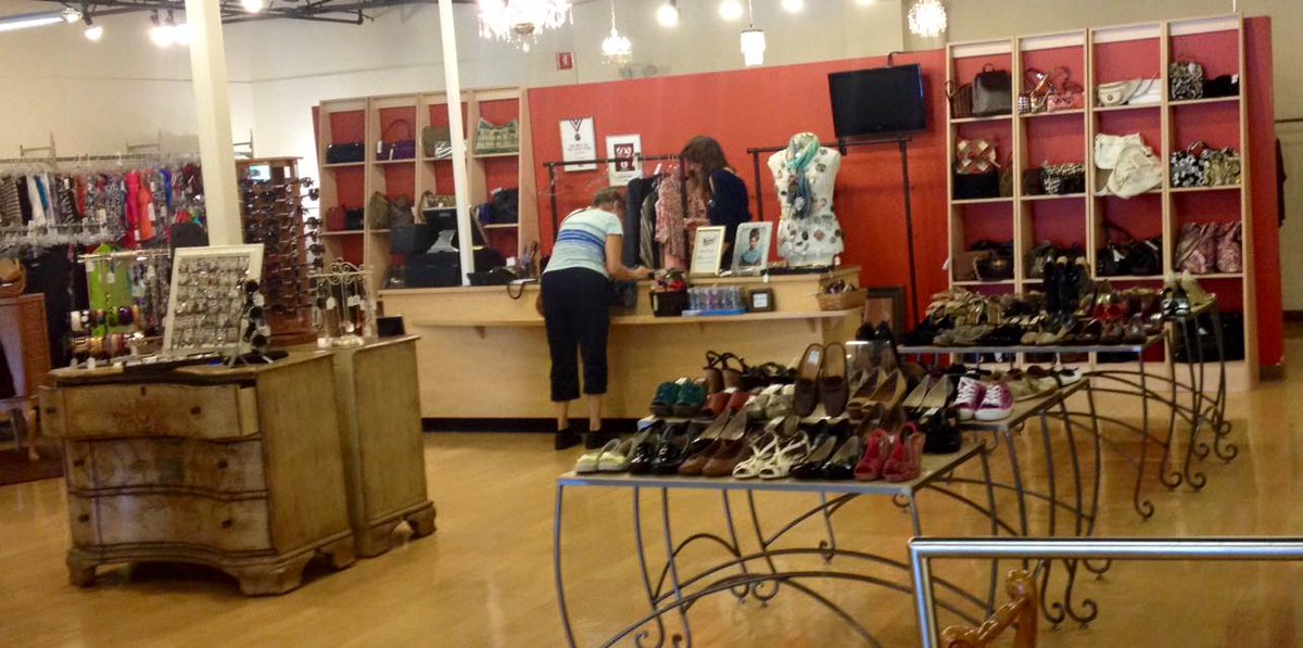 GoodwillMN's tweet image. 30% off summer sale at our #SecondDebut store in #StLouisPark thru 8/4! Location: bit.ly/seconddebut #MN #Mpls