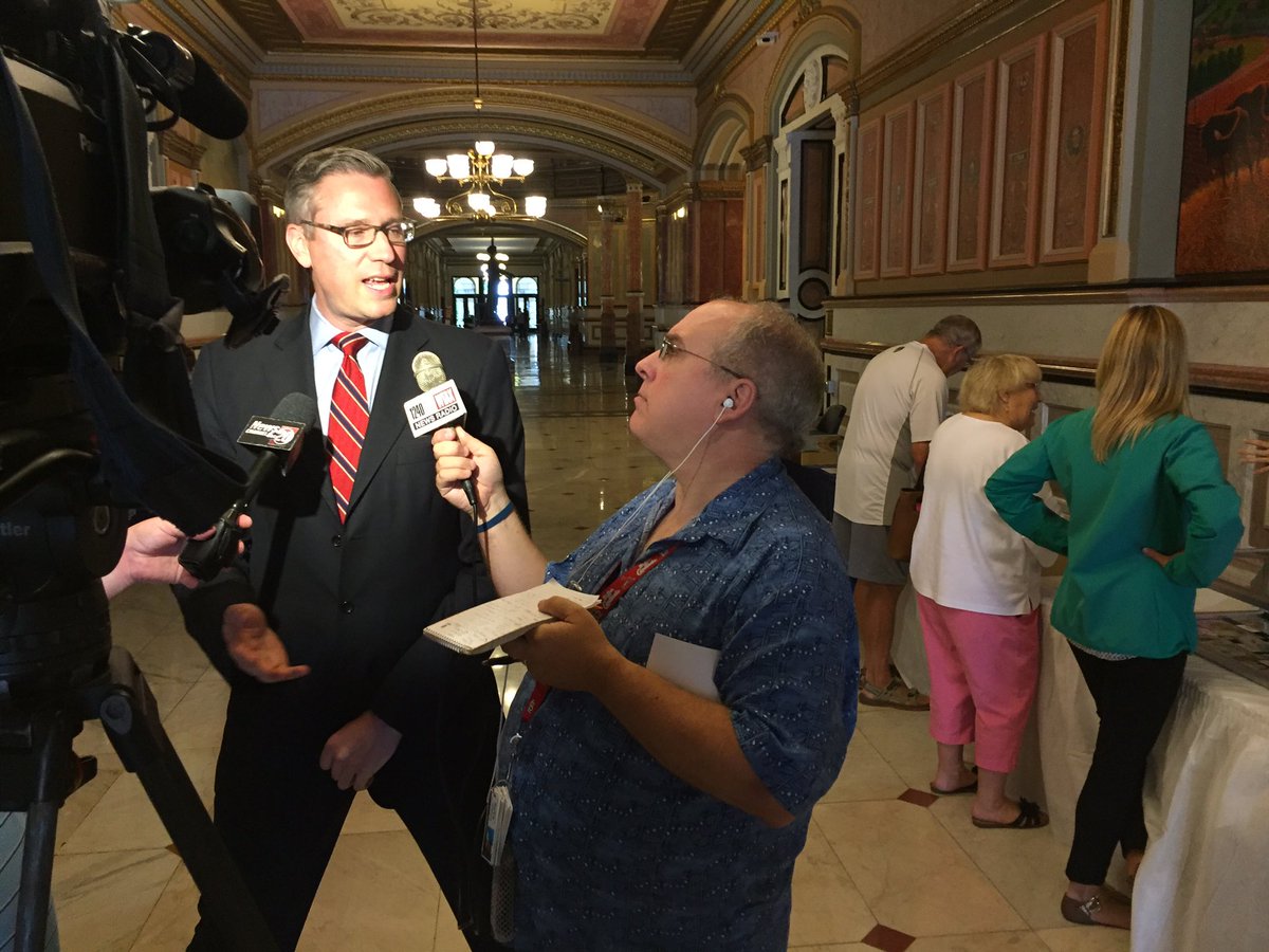 ILTreasurer's tweet photo. There's something to find for #collectors & the public alike at today's #auction preview in #ILStateCapitol. (1/2) https://t.co/WBBdPvRjx1