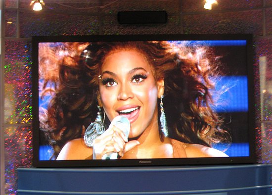 heatradio's tweet photo. So because @Beyonce isn't busy enough she's launching her own TV CHANNEL #NotBusyEnough https://t.co/xIepUacRBU