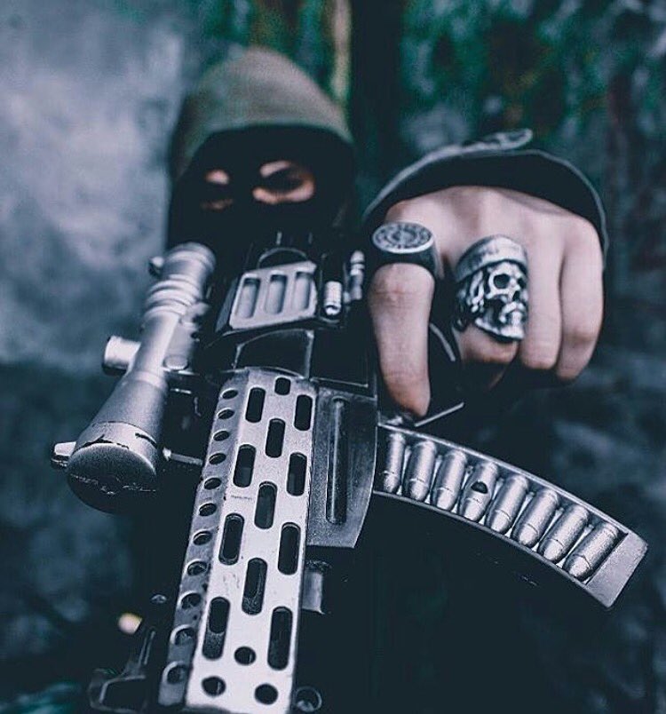 Özel. Efsanevi. Acımasız. MDFKZ! 
Tüm ezberlerinizi bozun! Türkiye'de HipHop'ı üstünüze giyin!"