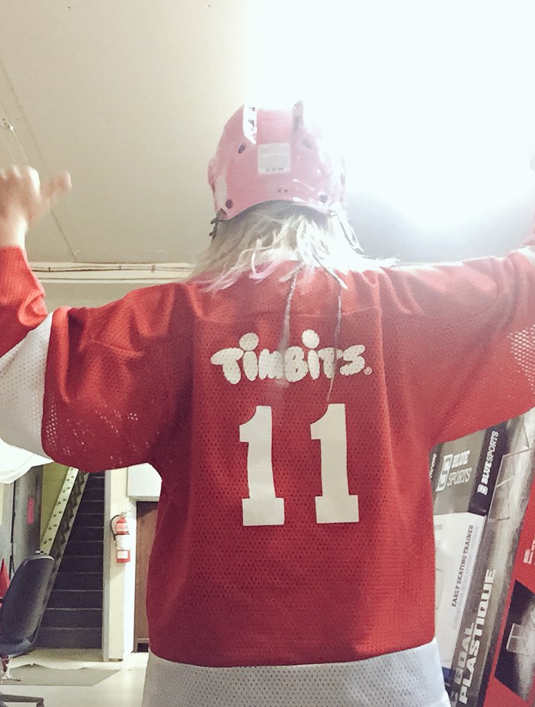 gayillian's tweet photo. When you're Canadian asf π¨π¦π― #Canadianasf https://t.co/HJ1k8Y3NyS