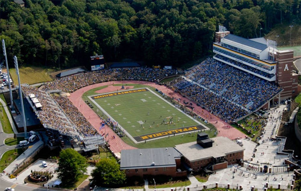 mattyports's tweet photo. App State sells out Miami game in one hour: https://t.co/wIZw3VhTBS https://t.co/DjlzOVnakV