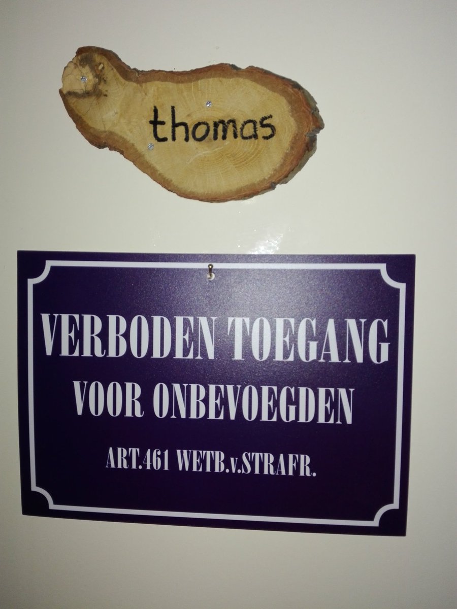 BiMandy1's tweet photo. #verbouwen #klussen
Eindelijk uitgeklust. Kamer van onze zoon is klaar😀 https://t.co/GvGwdTFPK3