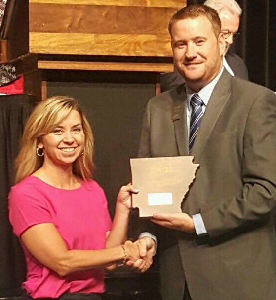 ArkansasAbea's tweet photo. Angie Hutson, ACTE Carl Perkins Community Service Award 2016 #actecon16 #abeacon16 https://t.co/AqrBmzIiIt
