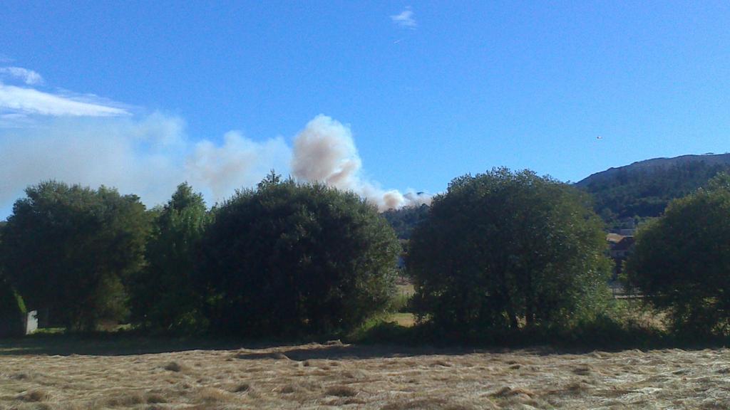 RaBraNim's tweet photo. Ardendo en Bastavales @Info_incendios @incendios085 https://t.co/PRzKXEe9Qh