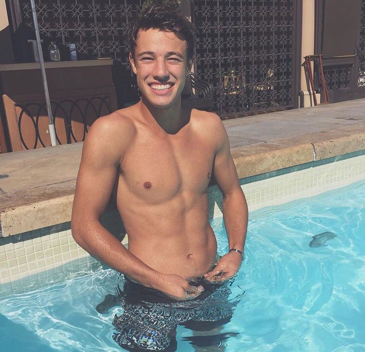 Therealgio99's tweet photo. 7 billion smiles and yours is my favorite! 💖 @camerondallas #CamFollowItalianFans https://t.co/yLmk0chz8v