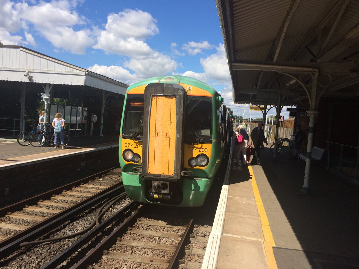 Rail operator Southern promises 60% of its normal timetable if a five-day strike goes ahead. bbc.in/2aNMdLY