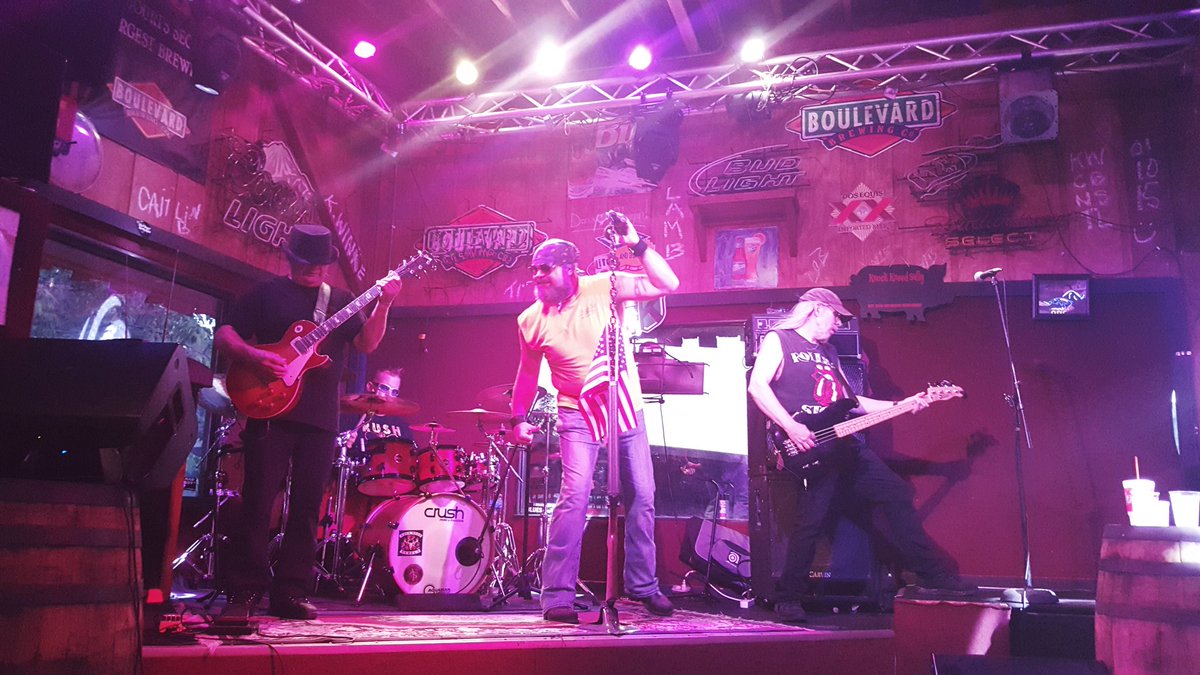 RockRoadRebels's tweet photo. #TuesdayMotivation #RockRoadRebels. Doing what we do best! #Entertainment https://t.co/8gDuApBmyd