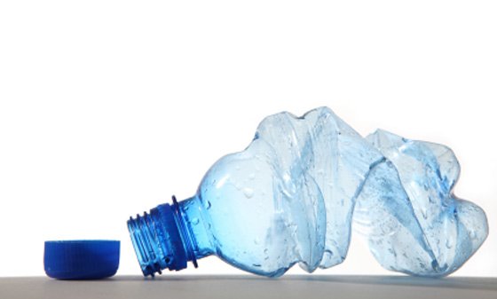 T_Nation's tweet photo. Hydrate, but not with water from a chemical time bomb. Here's when to toss that bottle: https://t.co/yzHyi1Soxn https://t.co/kDvOCxG7Hk