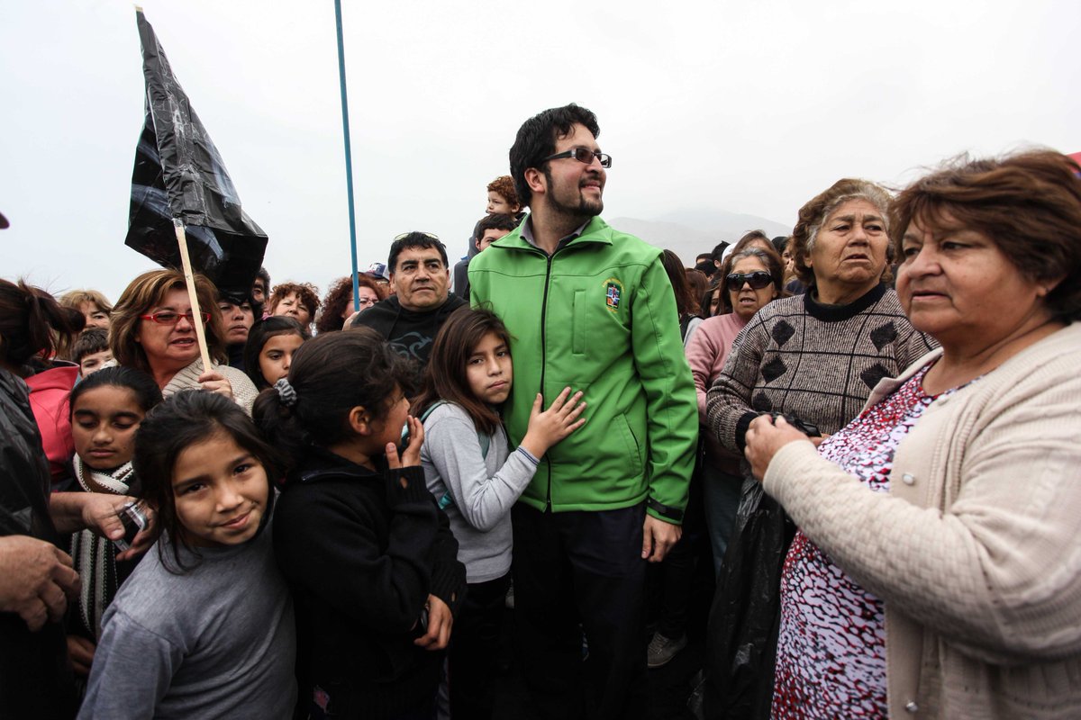 sanromanferna's tweet photo. Hermosa foto, recuerdo de históricas movilizaciones de agosto de 2013 en Tocopilla. Crédito: Foto de Magaly Visedo. https://t.co/3dpR2FvrP1