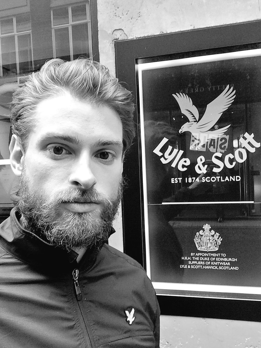 Spending the evening running  #london with <a href="/Lyle_and_Scott/">Lyle & Scott</a> and <a href="/the_tribe_way/">Tribe</a>. #lyleandscott #thetribeway