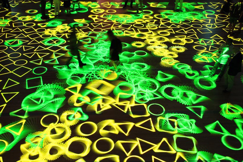 RampaIIII's tweet photo. Una muestra de #ArteInteractivo de Miguel Chevalier. Mira la nota completa:https://t.co/oCu8oZt2n4 https://t.co/lz9vScxXF8