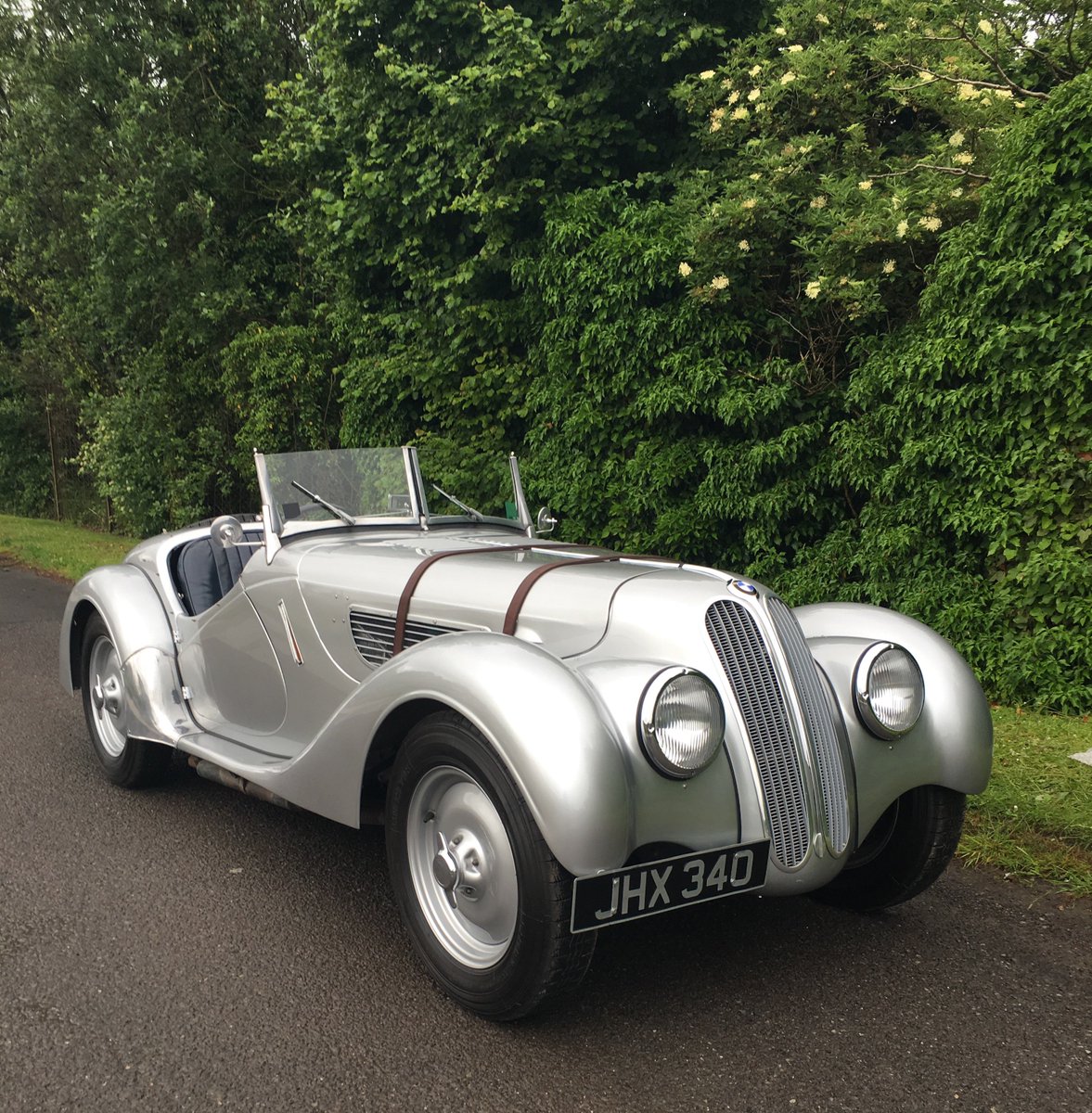 ttworkshops's tweet photo. BMW 328 finished by TT Workshops, just in time for Goodwood FOS 2016 https://t.co/KUx2GJZwyS