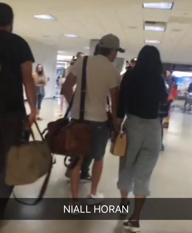 1DZUpdates_BOL's tweet photo. Niall esta en Los Angeles! https://t.co/xhI0xMy8ii