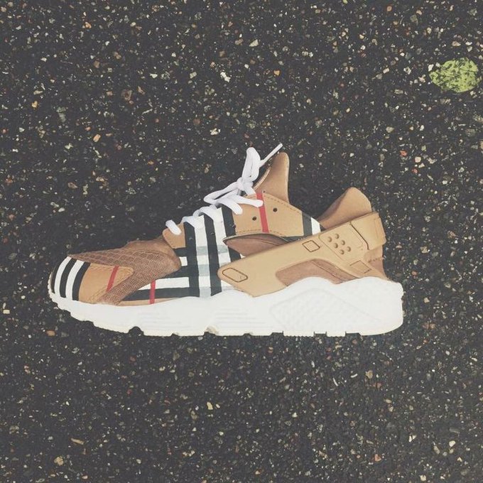 Like If you would rock these Sneaks💥💛 https://t.co/IJaUXxUXUa<a href="/tag/inkedmodel"class="tags"><span>#inkedmodel</span></a><a href="/tag/infinitybyalaysia"class="tags"><span>#infinitybyalaysia</span></a>