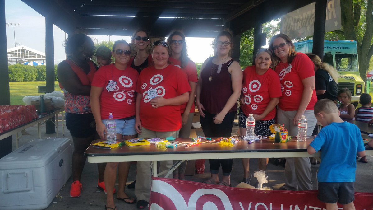 melissa_clark3's tweet photo. #g196supportsnno@fdlpolice @nicolevan27 @sambaker_target @ShaneKindred @supmomof4  Fond du Lac Target Volunteers https://t.co/rZSivAuhER
