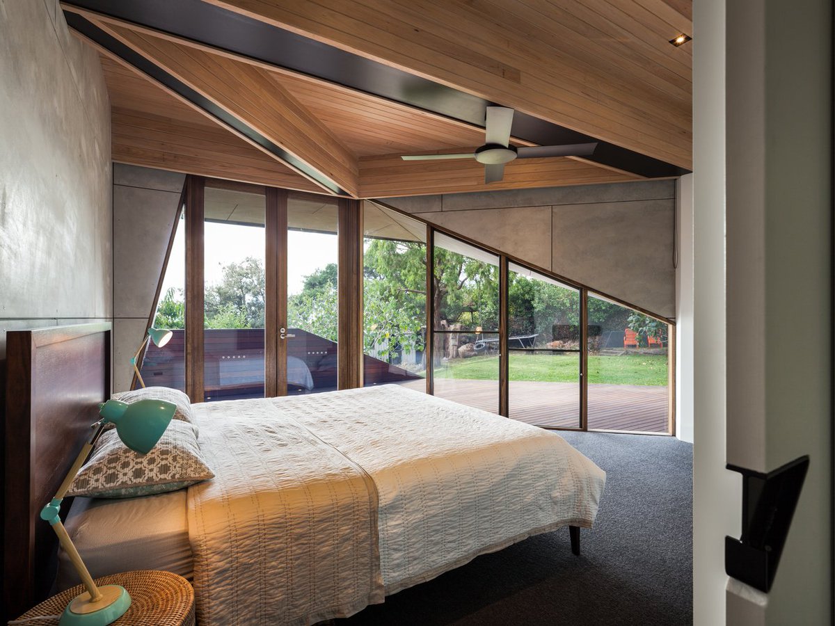 Chamfer House In Australia By Mihaly Slocombe Architect #SWIPELIFE #architecture bit.ly/2ahwHT1