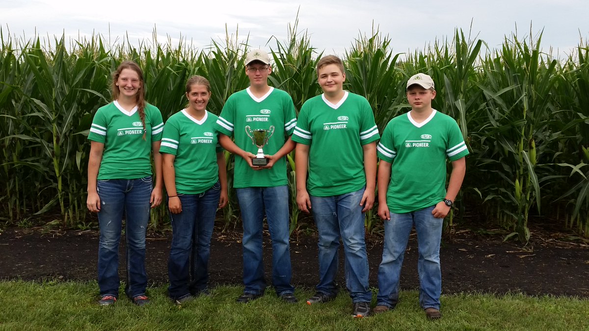 ClaytonCrops's tweet photo. Team 2 is on fire for being newbies. https://t.co/SDm7sCqfWq