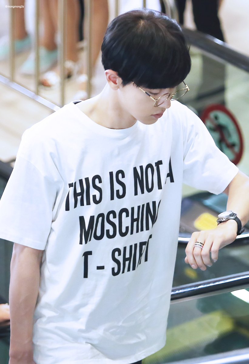 chanbaekpics's tweet photo. 150704 // they have literally the same fashion sense https://t.co/A8qLuyxE2X