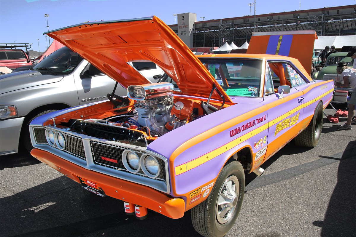 EdelbrockUSA's tweet photo. Dual-Quad Performer Carbs atop a high rise intake manifold. 
#TwoCarbTuesday #edelbrock #2carbTuesday #Mopar https://t.co/2DkG5ff1TZ