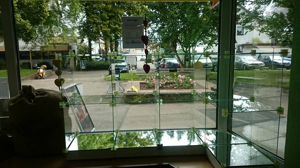 Die Idee vom Mietregal unterstützt kleine Läden smartin24.de/mietregal/
Beispiel Stadtteil-Laden