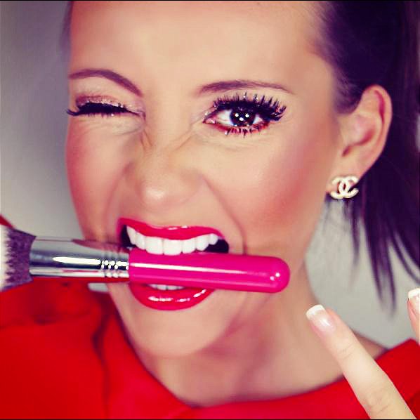 popwhiteusa's tweet photo. What cosmetics do you use daily?#cosmetic #dailycosmetic #dailymakeup #makeup  #whiteteeth #teethwhitening https://t.co/GARMyx4N2S