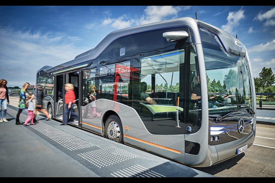 PrincetonInfoHQ's tweet photo. Mercedes-Benz' autonomous bus tackles futuristic public transportation https://t.co/mVL58fDWhv #dailycommute #hitech https://t.co/cO6YtjChRZ