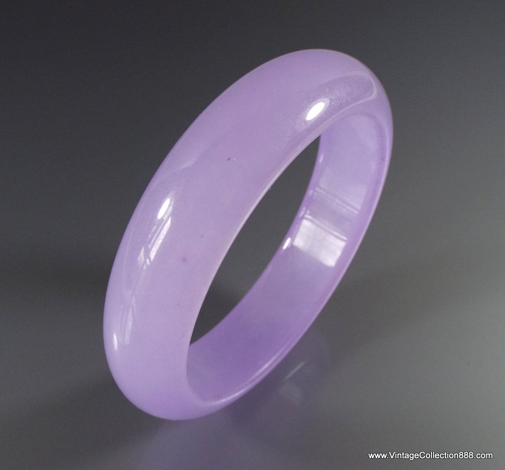 VCollection888's tweet photo. Jade Bangle lavender Jade 58-60 mm inside diameter. JB409 https://t.co/rCYEqaXBZl ##jewelryonetsy #FeiCui https://t.co/Sd5ttJSRq8